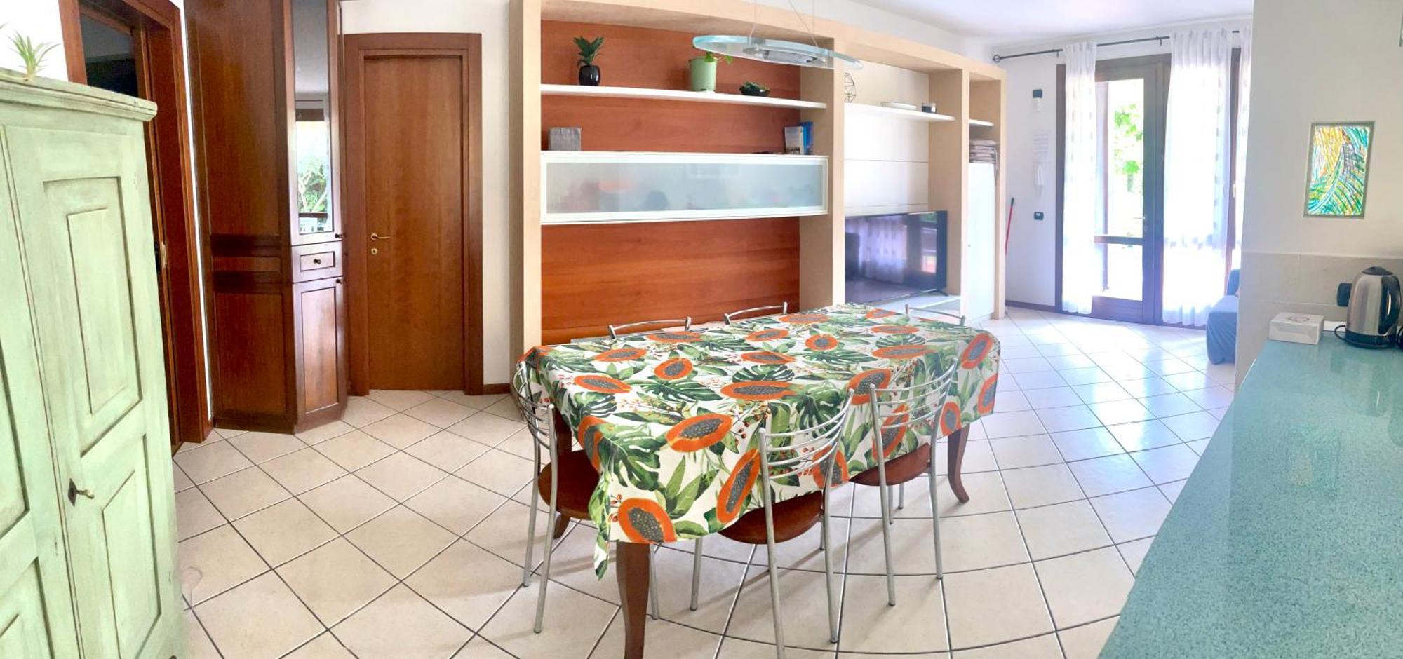 Con Ampio Giardino Esterno E Piscina Condominiale Holiday home *